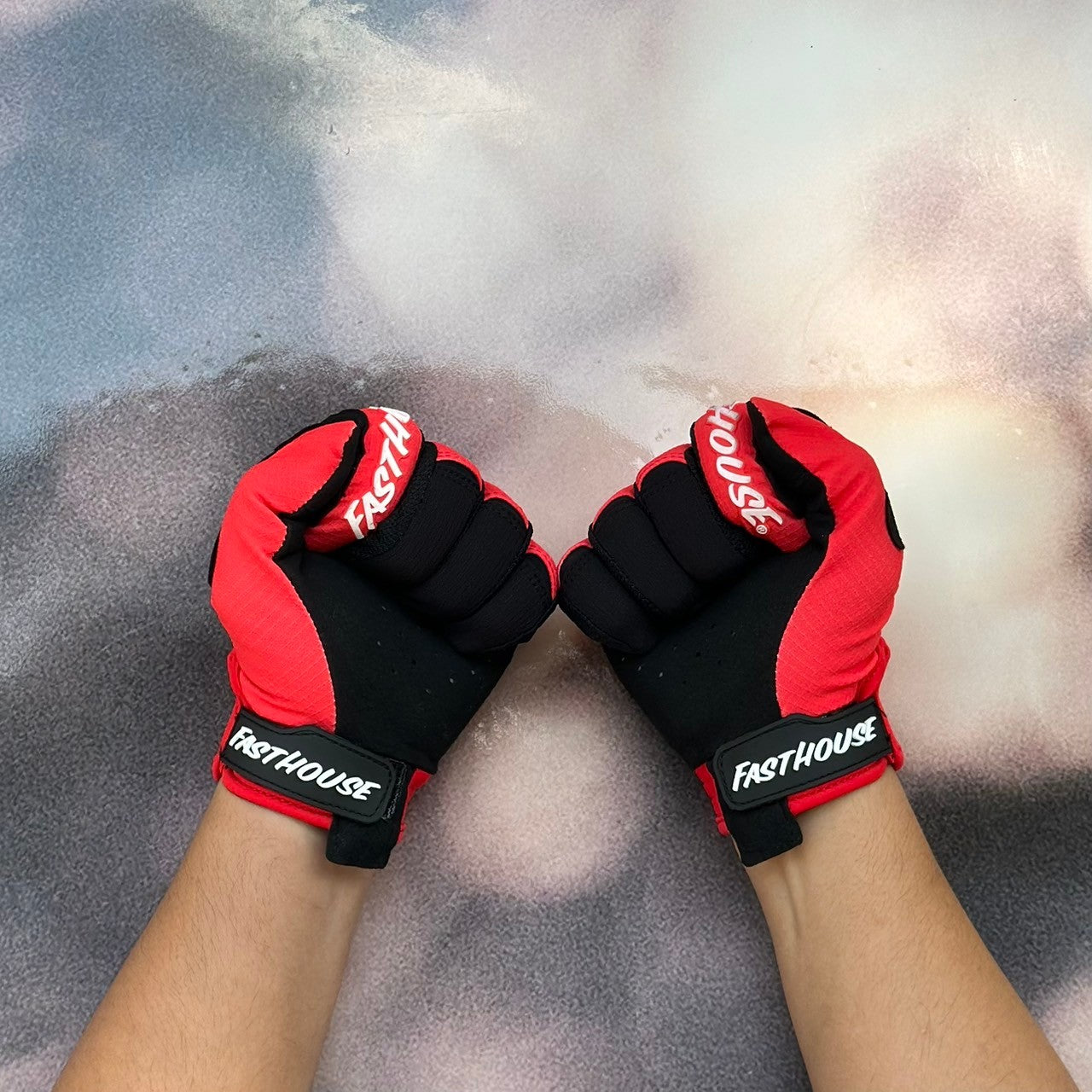 ถุงมือไบท์เกอร์ FASTHOUSE ELROD HYPERSONIC GLOVE RED