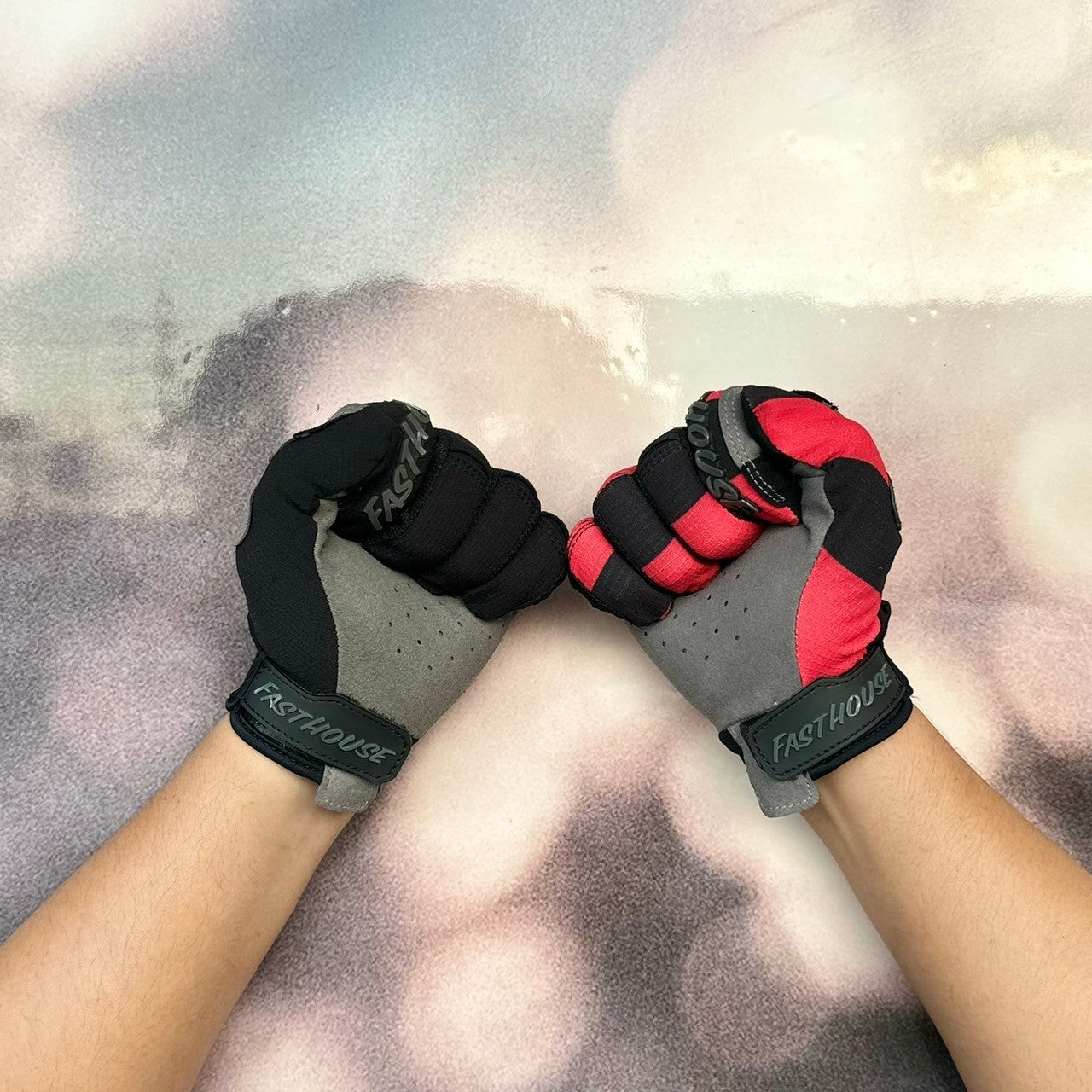 ถุงมือไบท์เกอร์ FASTHOUSE SPEED STYLE AKIN GLOVE BLACK RED