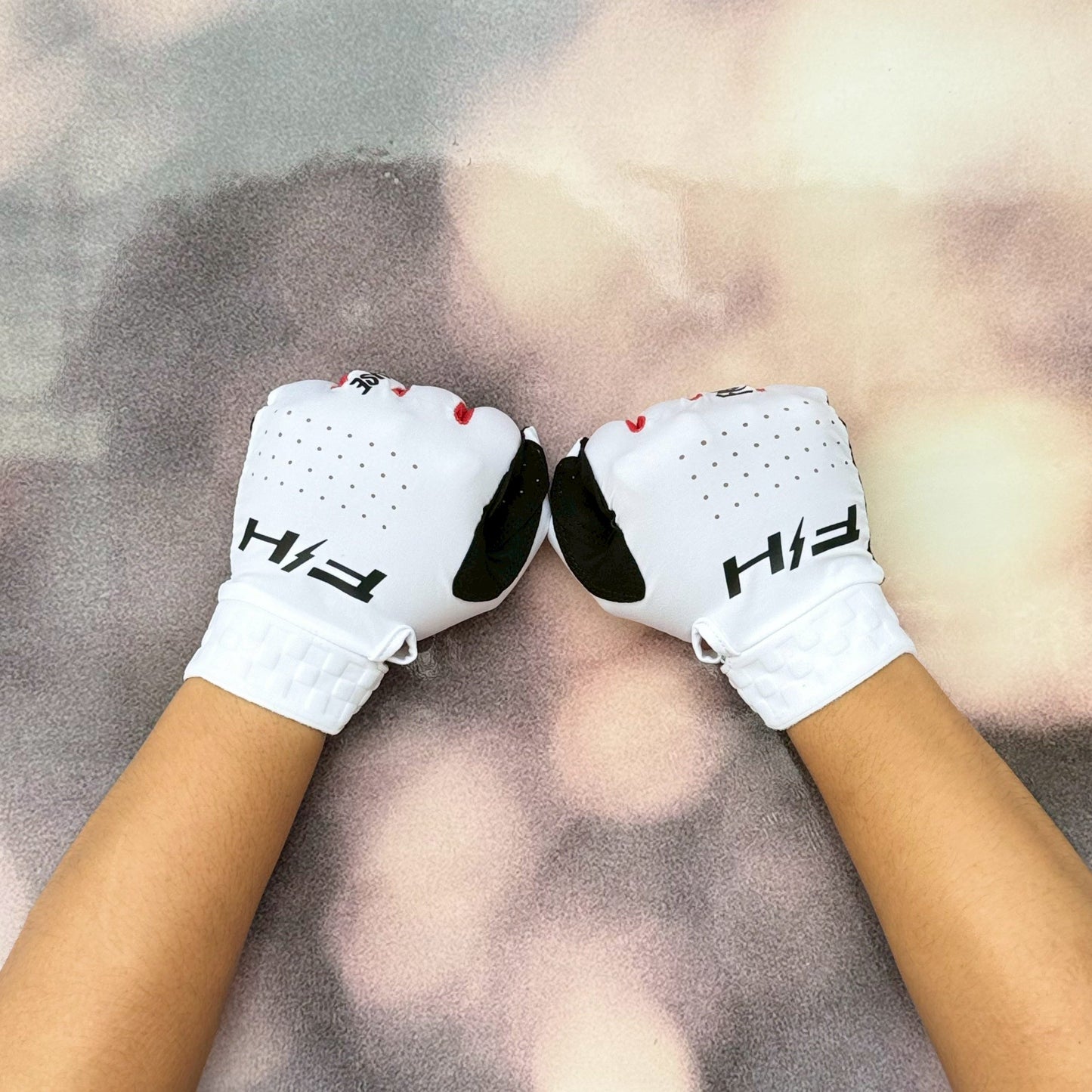 ถุงมือไบท์เกอร์ FASTHOUSE HELIX CIRCUIN GLOVE WHITE