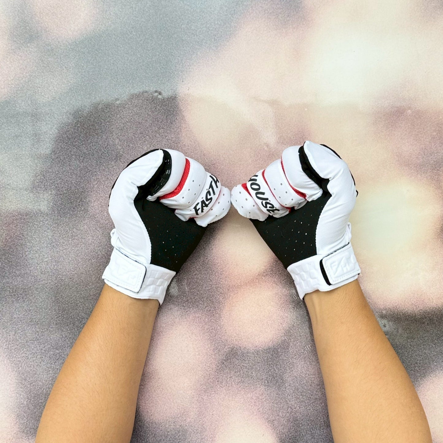 ถุงมือไบท์เกอร์ FASTHOUSE HELIX CIRCUIN GLOVE WHITE