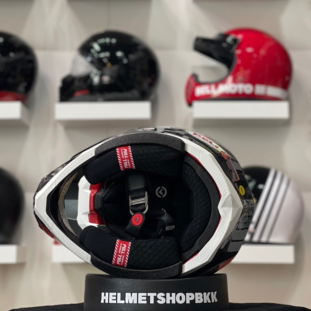 MOTO-10 SPHERICAL GLOSS BLACK WHITE