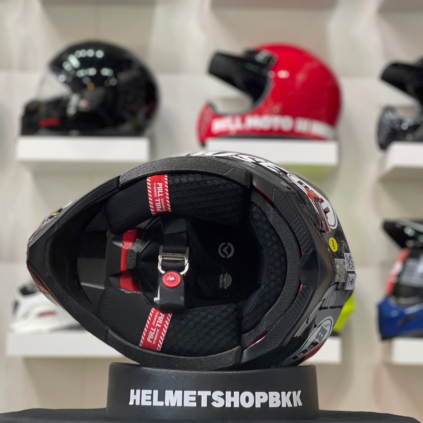 BELL MOTO-10 SPHERICAL FASTHOUSE PRIVATEER GLOSS BLACK/RED