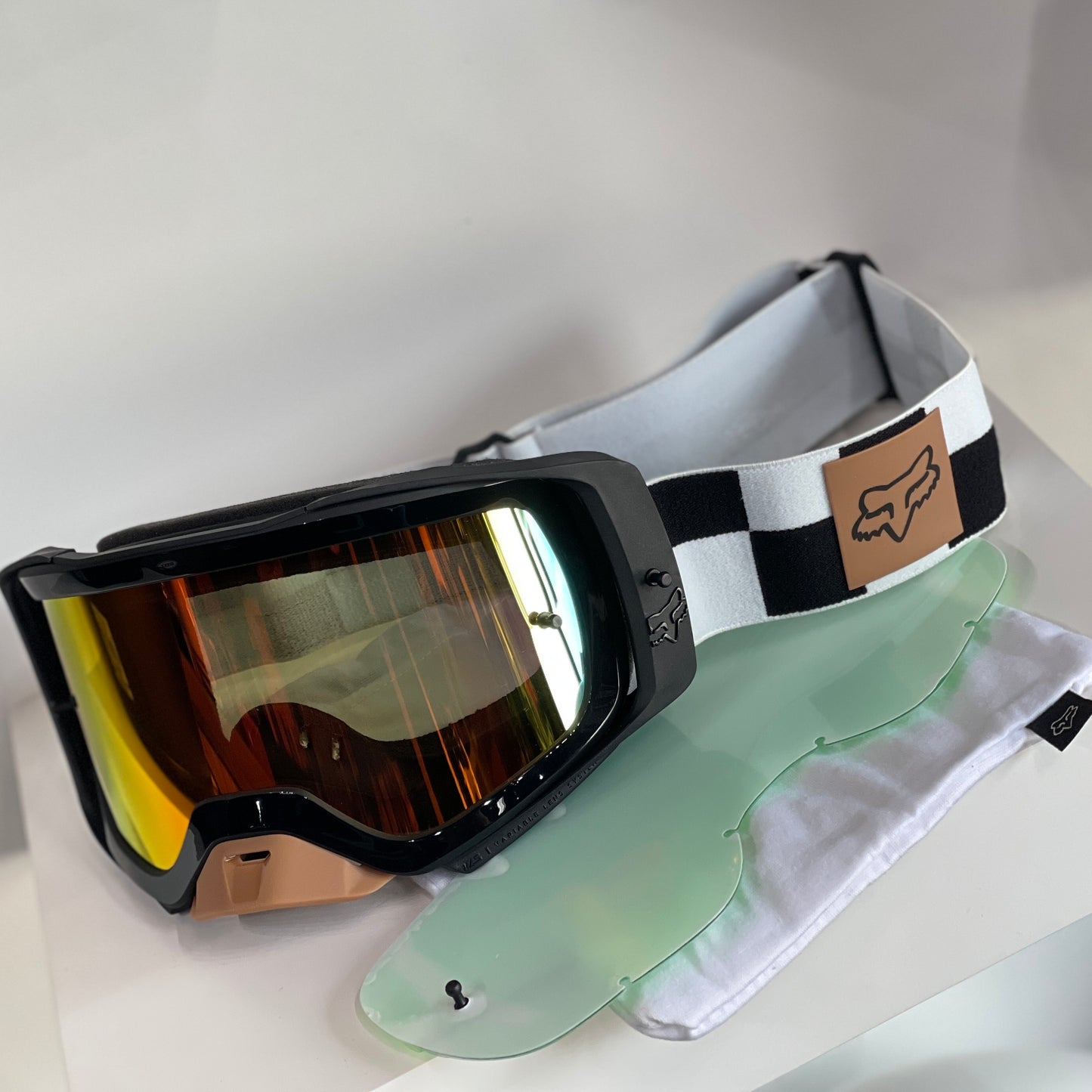 แว่นกันลม FOX AIRSPACE DRIVE BLACK WHITE