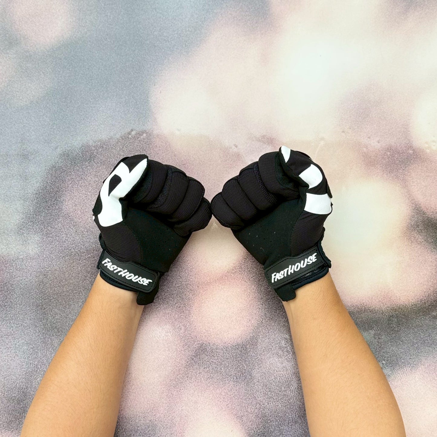 ถุงมือไบท์เกอร์ FASTHOUSE ELROD TORQUE GLOVE BLACK