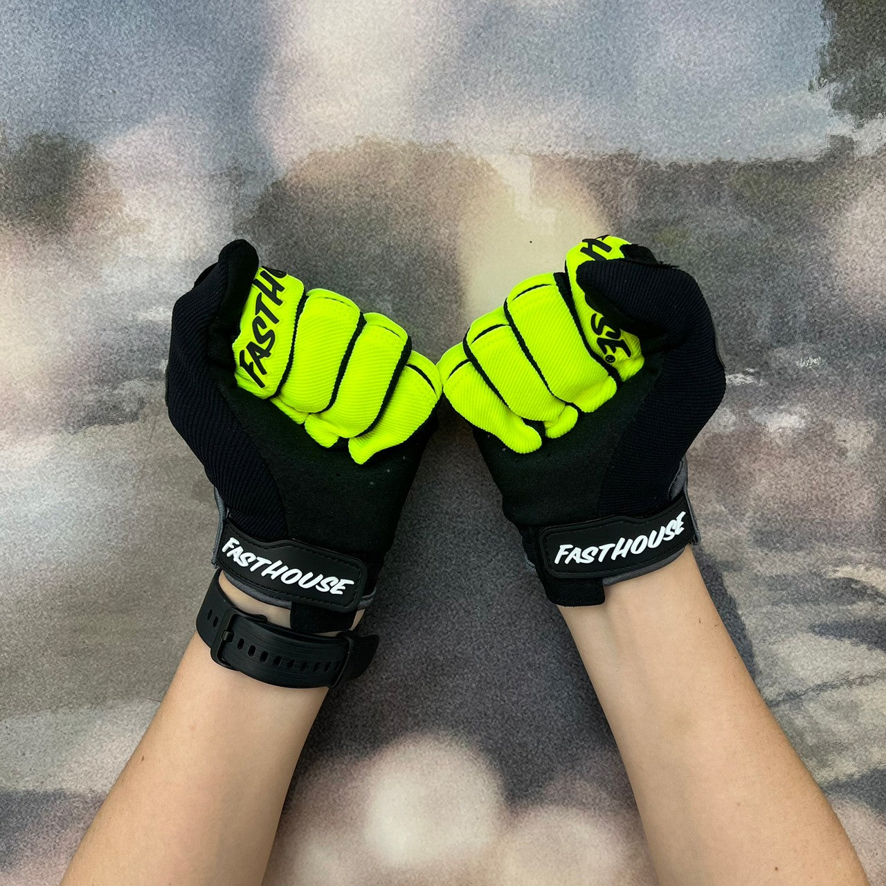 ถุงมือไบท์เกอร์ FASTHOUSE SPEED STYLE REMNANT BLACK/HIGH VIZ