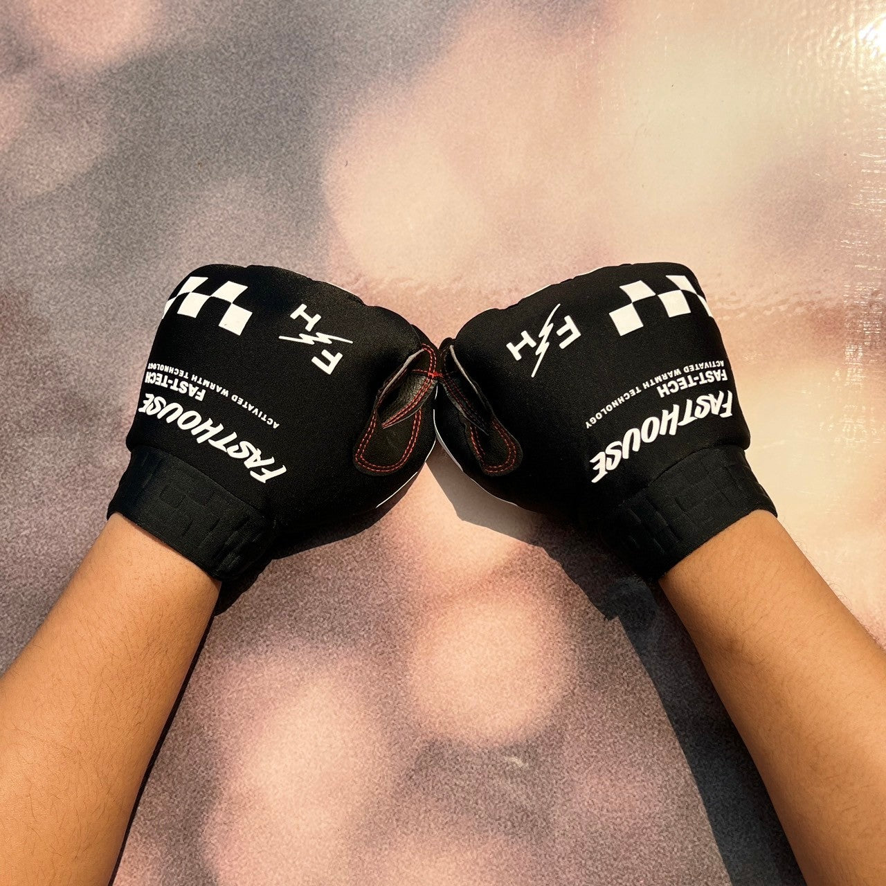 ถุงมือไบท์เกอร์  FASTHOUSE TOASTER GLOVE BLACK WHITE