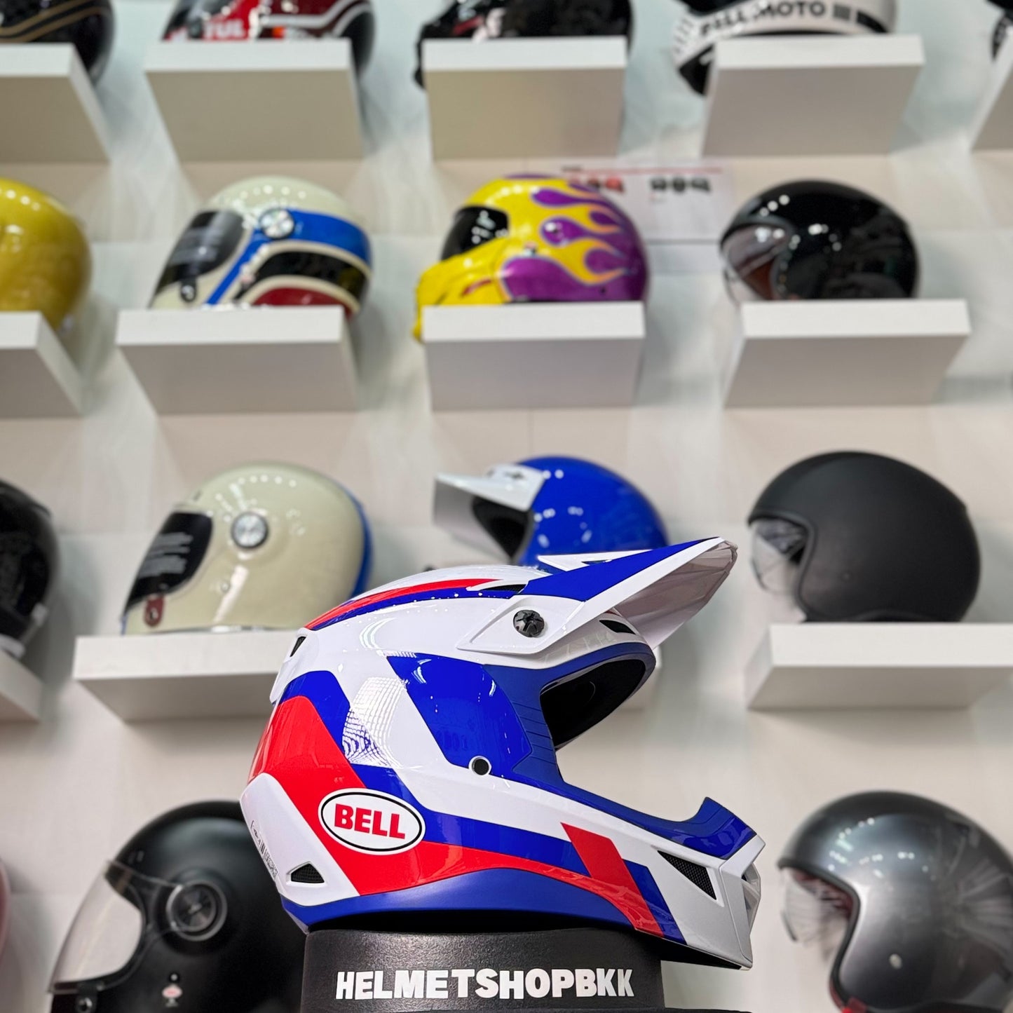 BELL MX-10 MIPS DYNO RED WHITE