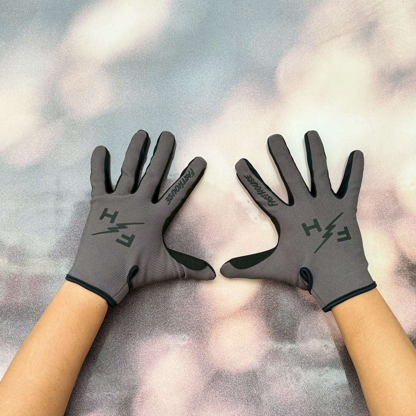 ถุงมือไบท์เกอร์ FASTHOUSE CARBON ETERNAL GLOVE GRAY