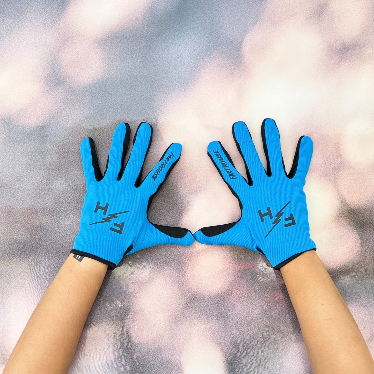 ถุงมือไบท์เกอร์ FASTHOUSE CARBON ETERNAL GLOVE BLUE