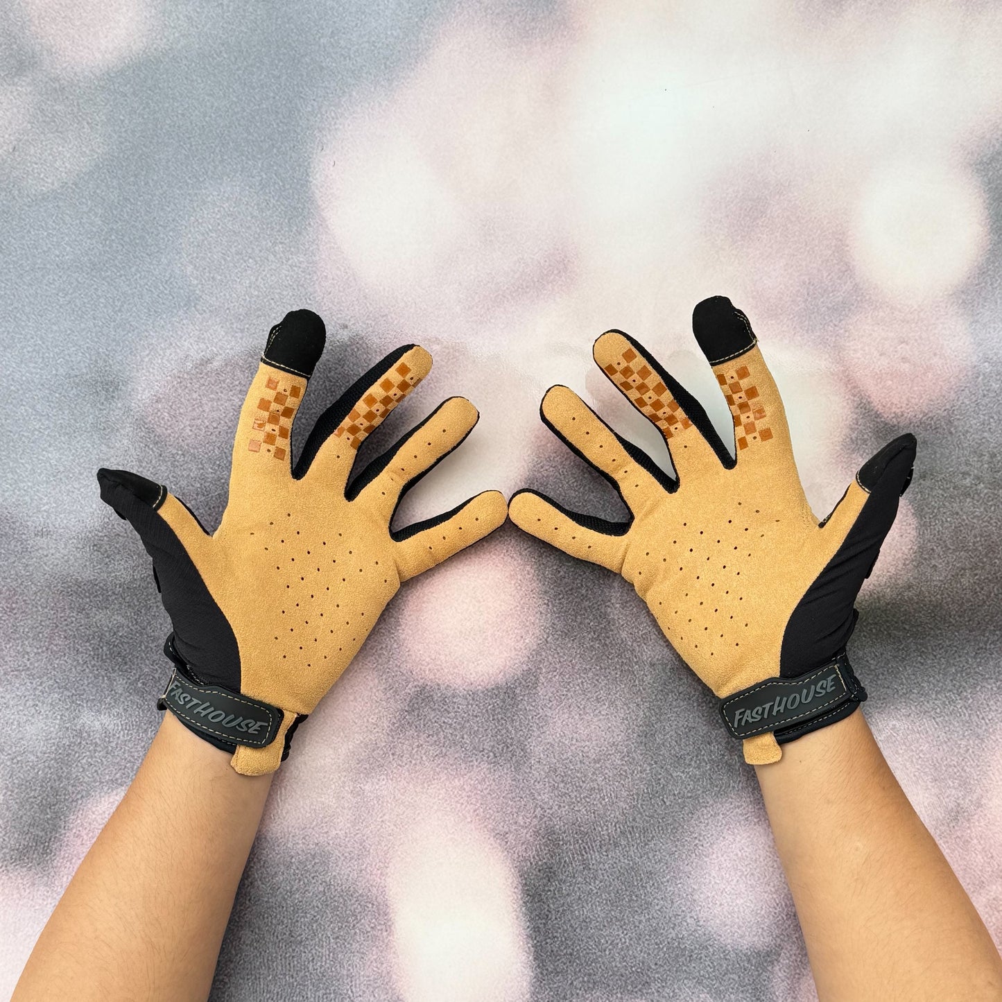 ถุงมือไบท์เกอร์ FASTHOUSE SANGUARO BENNET GLOVE BLACK