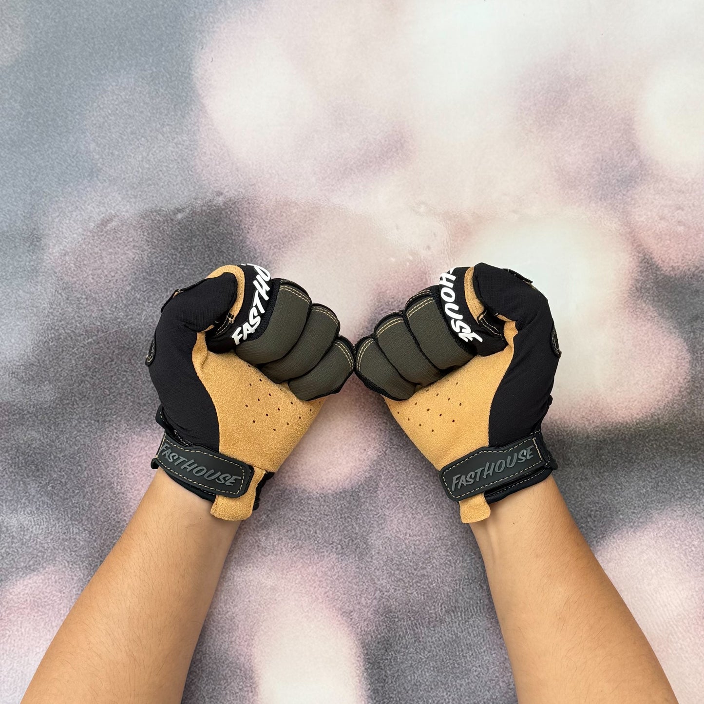 ถุงมือไบท์เกอร์ FASTHOUSE SANGUARO BENNET GLOVE BLACK