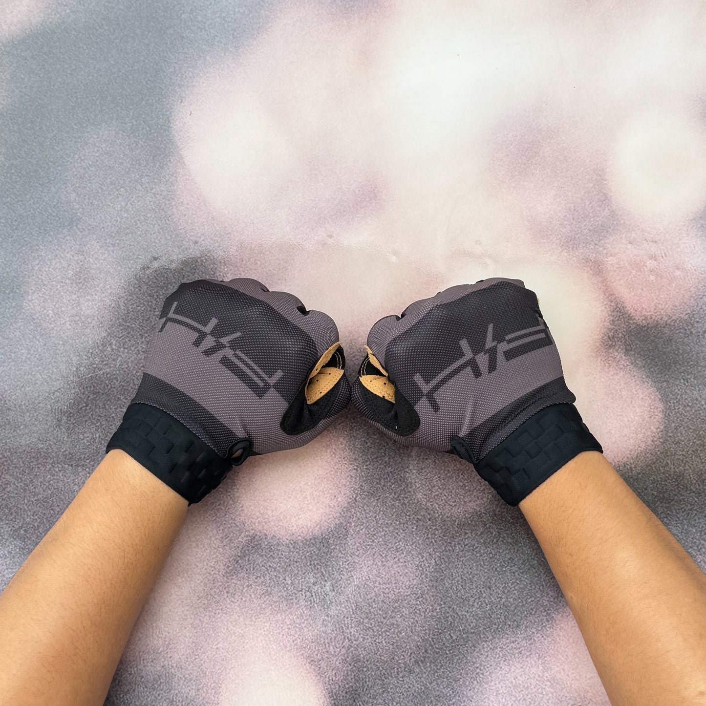 ถุงมือไบท์เกอร์ FASTHOUSE VAPOR RAY GLOVE GRAY