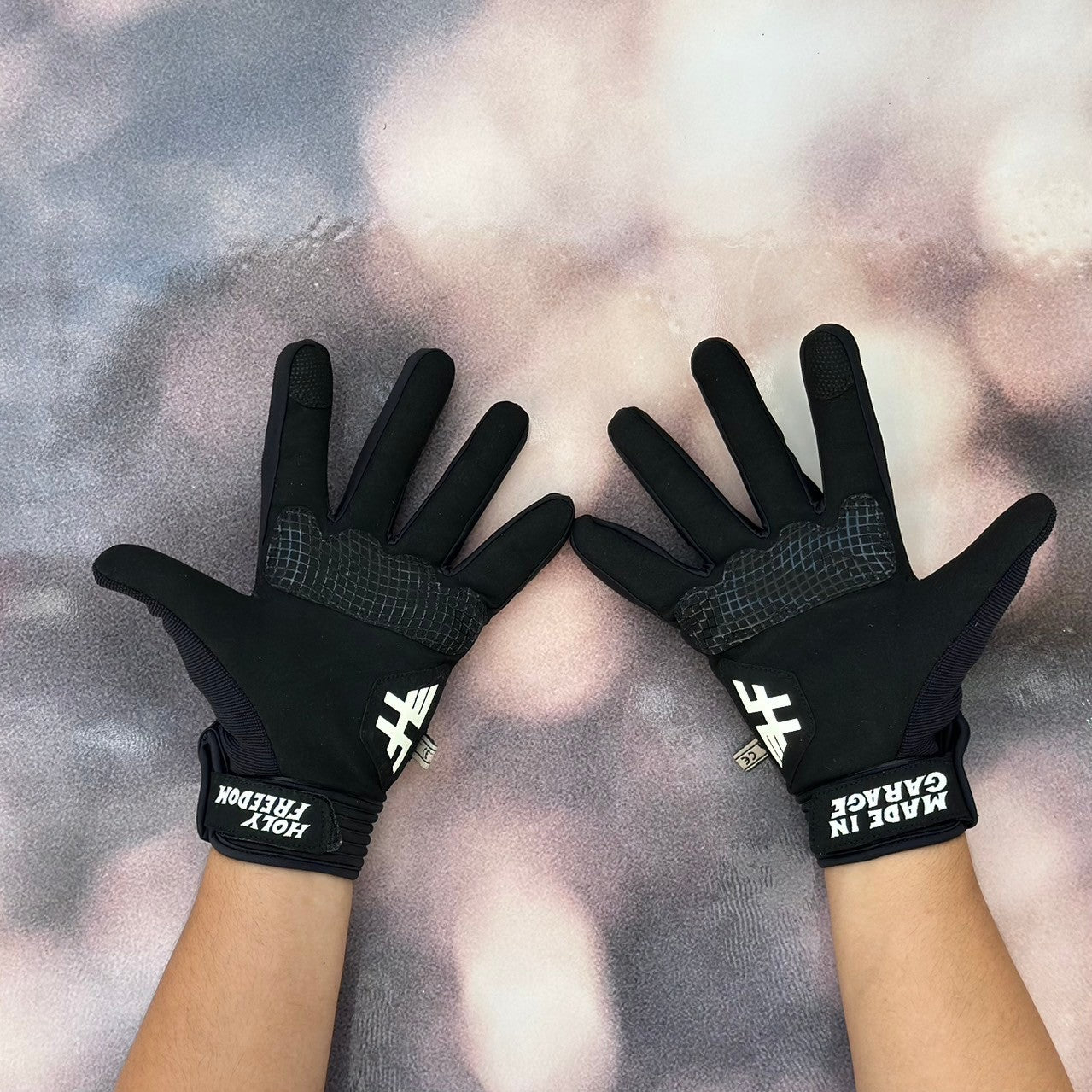 ถุงมือ HOLYFREEDOM FREEDOM GLOVES