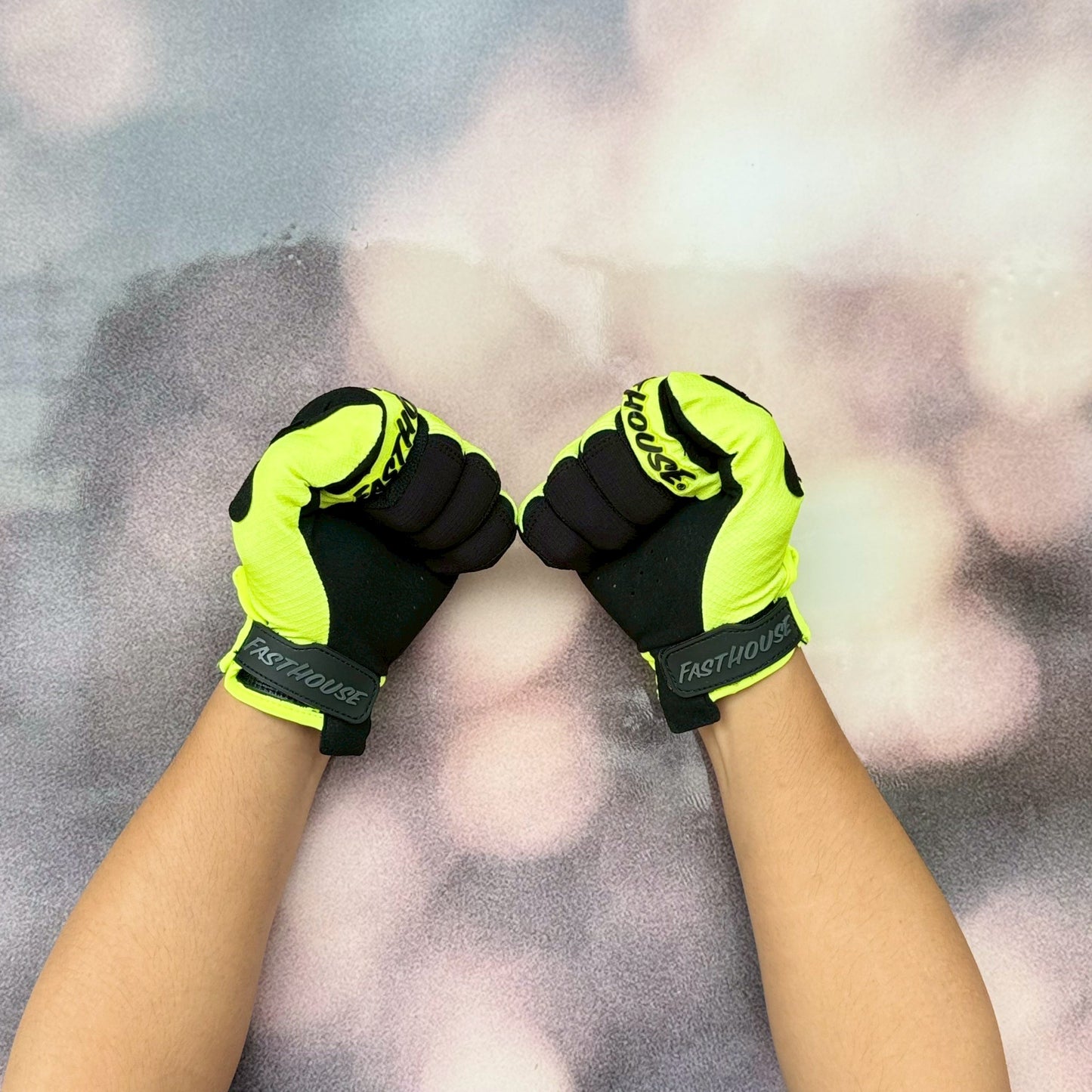 ถุงมือไบท์เกอร์ FASTHOUSE ELROD HYPERSONIC GLOVE HIGH-VIZ
