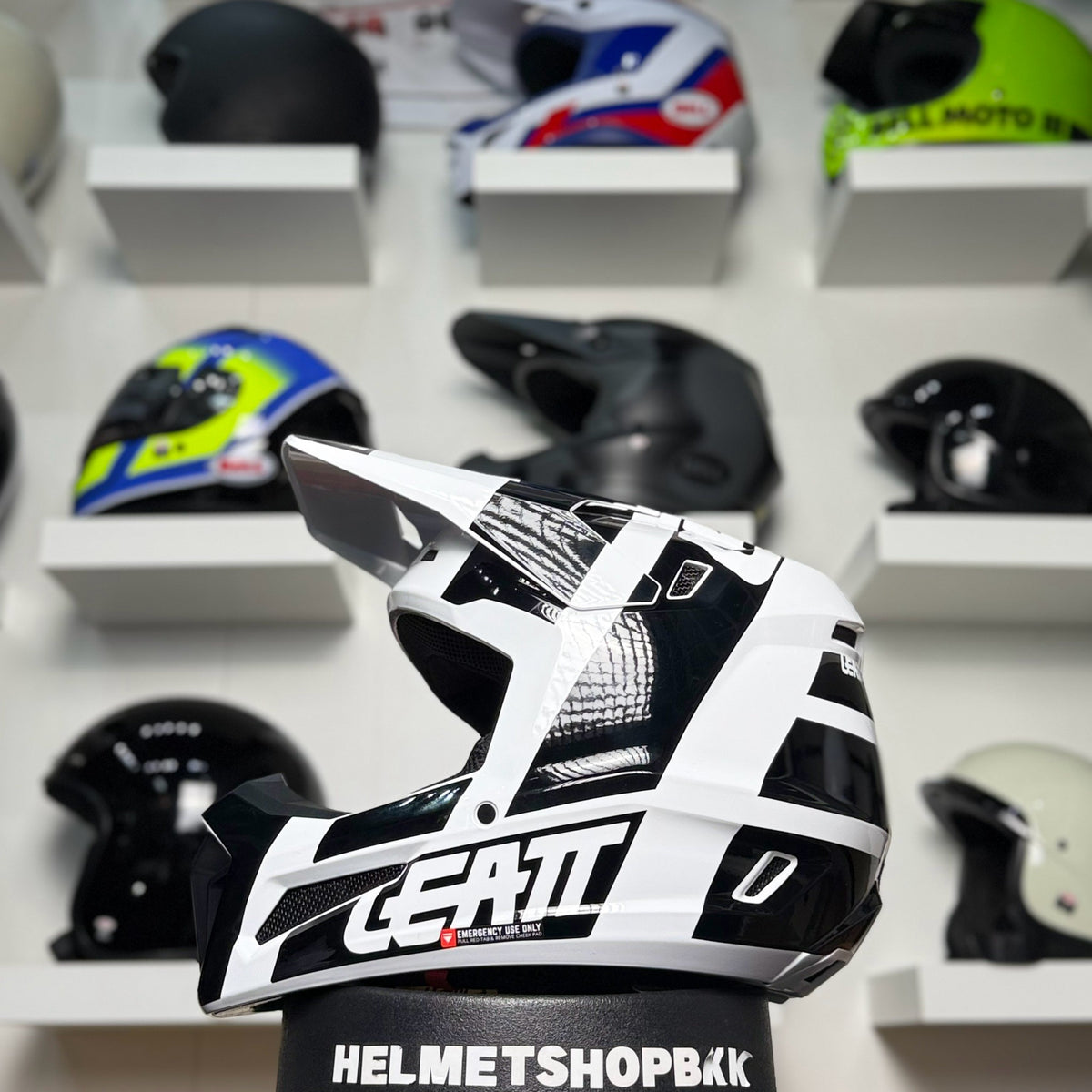 หมวกกันน็อคเด็ก LEATT MOTO 3.5 JUNIOR V24 BLACK WHITE
