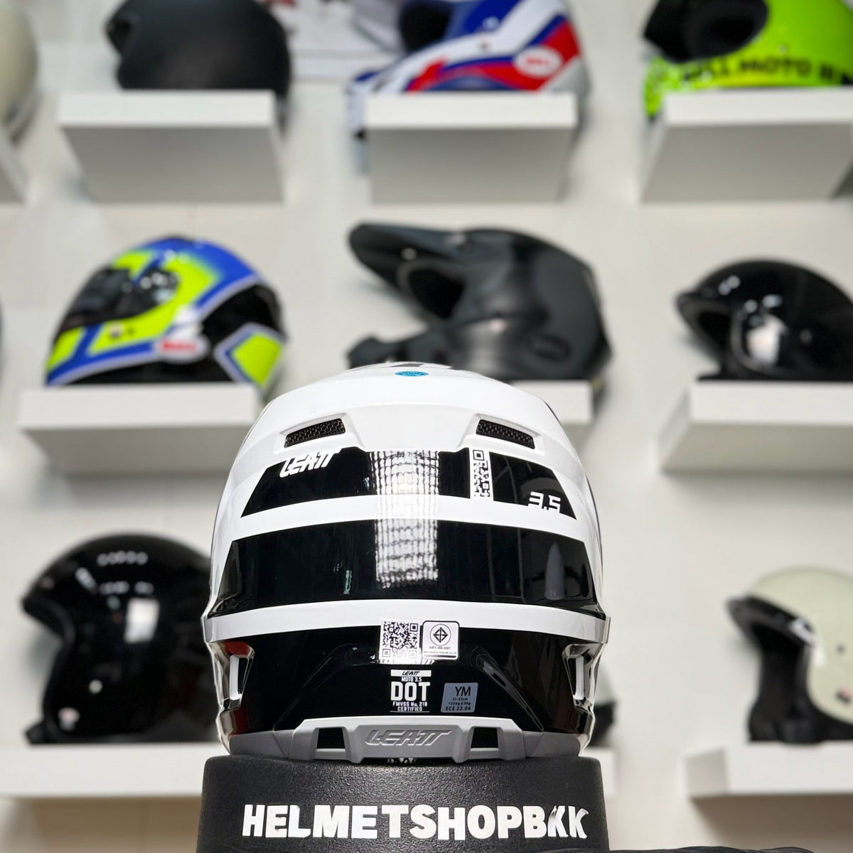 หมวกกันน็อคเด็ก LEATT MOTO 3.5 JUNIOR V24 BLACK WHITE