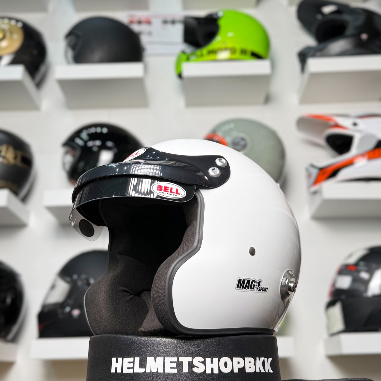 หมวกกันน็อครถยนต์ BELL MAG-1 WHITE (HANS) HOMOLOGATION FIA 8859-2024
