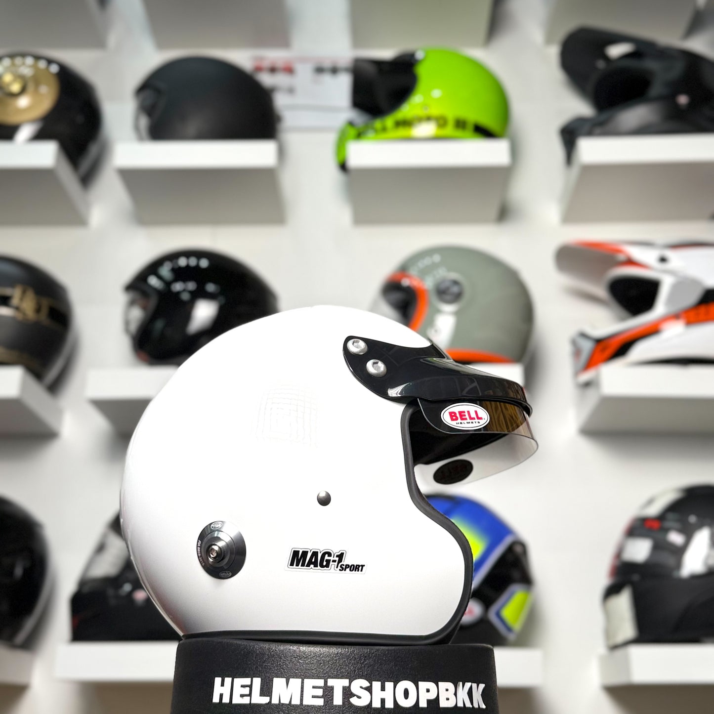 หมวกกันน็อครถยนต์ BELL MAG-1 WHITE (HANS) HOMOLOGATION FIA 8859-2024