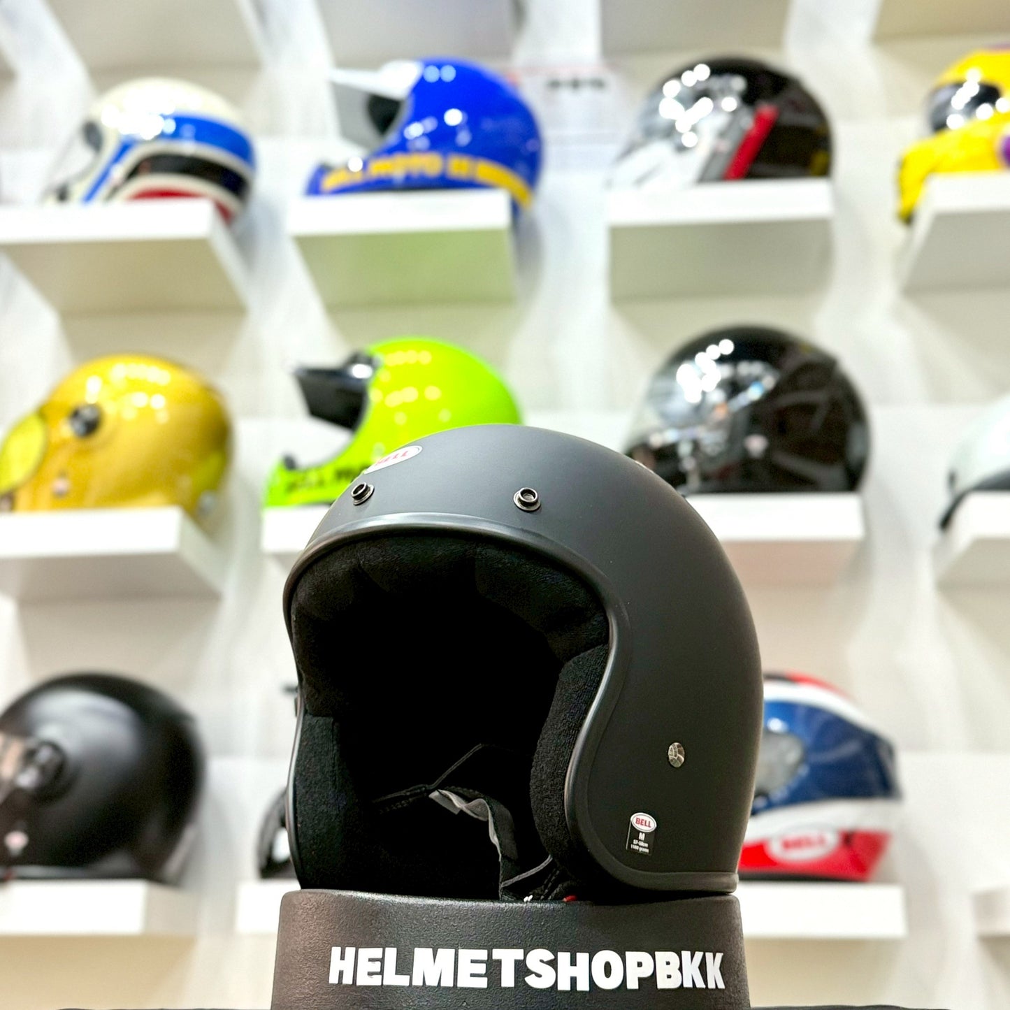 BELL MAGNUM MATTE BLACK