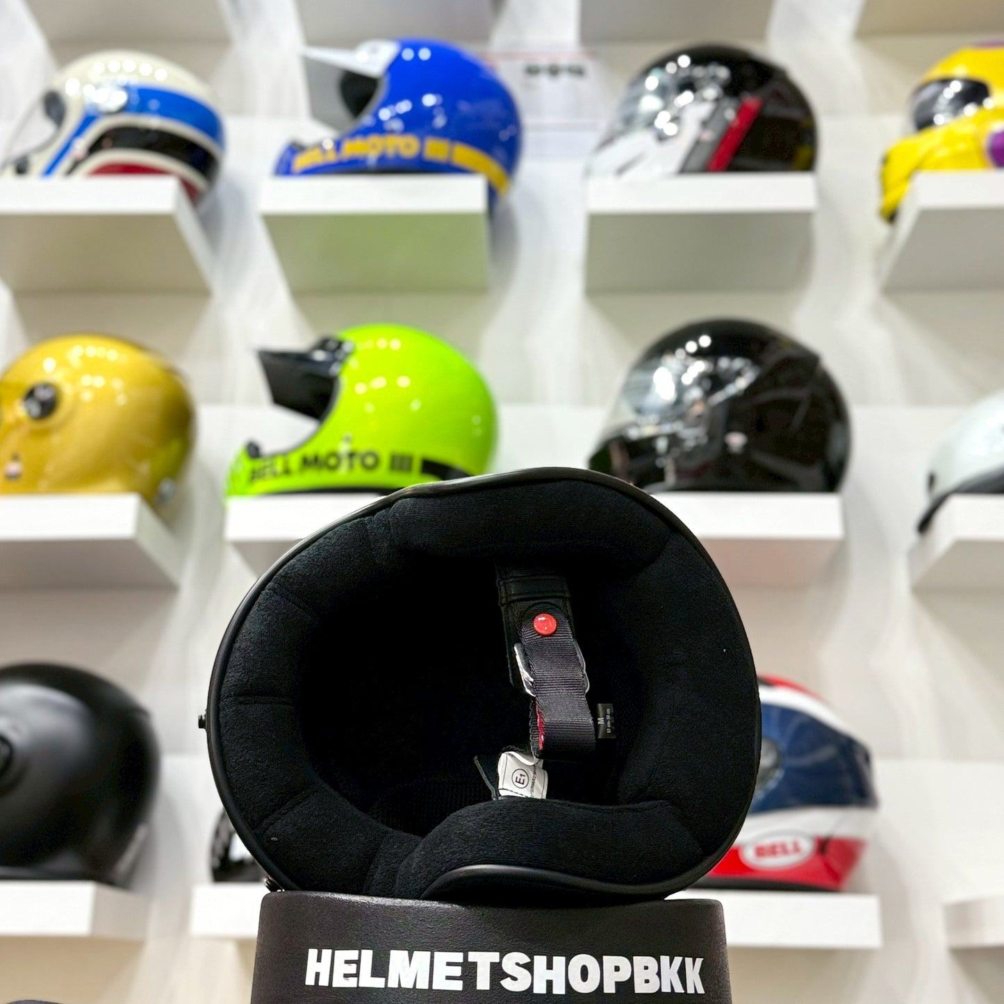 BELL MAGNUM MATTE BLACK