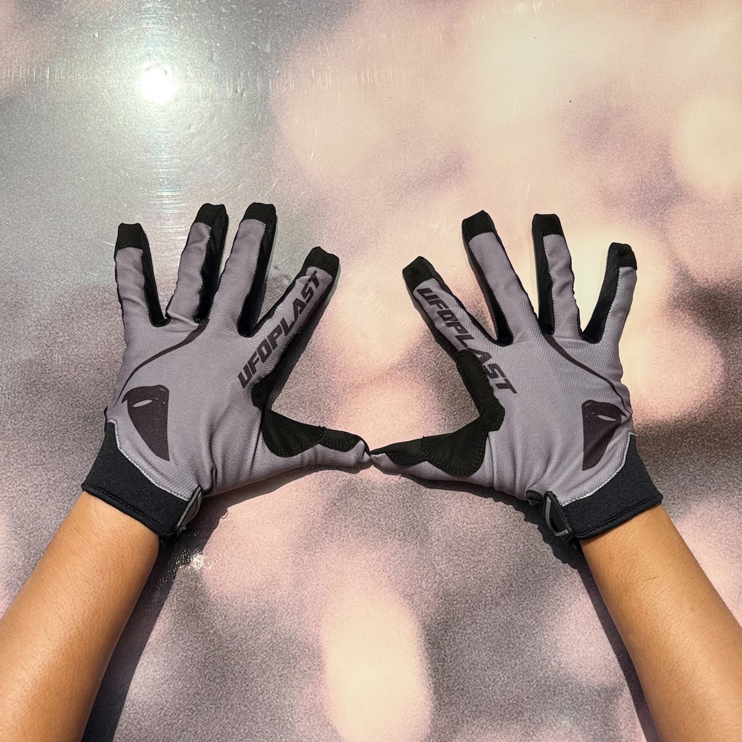 ถุงมือ UFO MOTOCROSS SKYLINE GLOVES GRAY