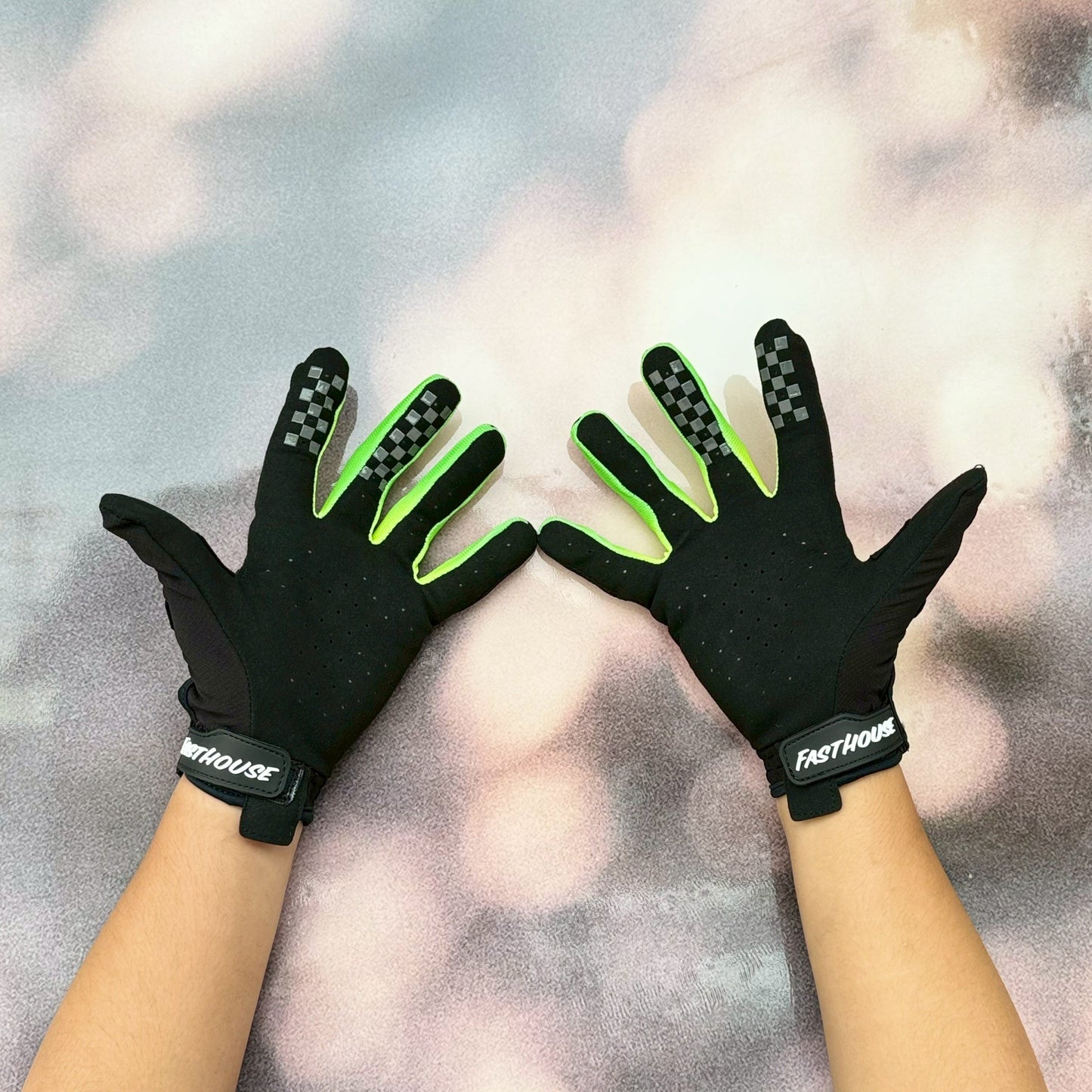 ถุงมือไบท์เกอร์ FASTHOUSE ELROD NITRO GLOVE BLACK NEON