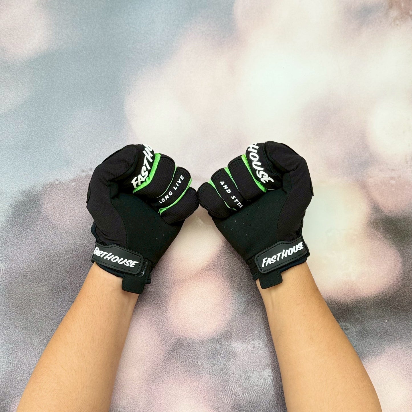 ถุงมือไบท์เกอร์ FASTHOUSE ELROD NITRO GLOVE BLACK NEON