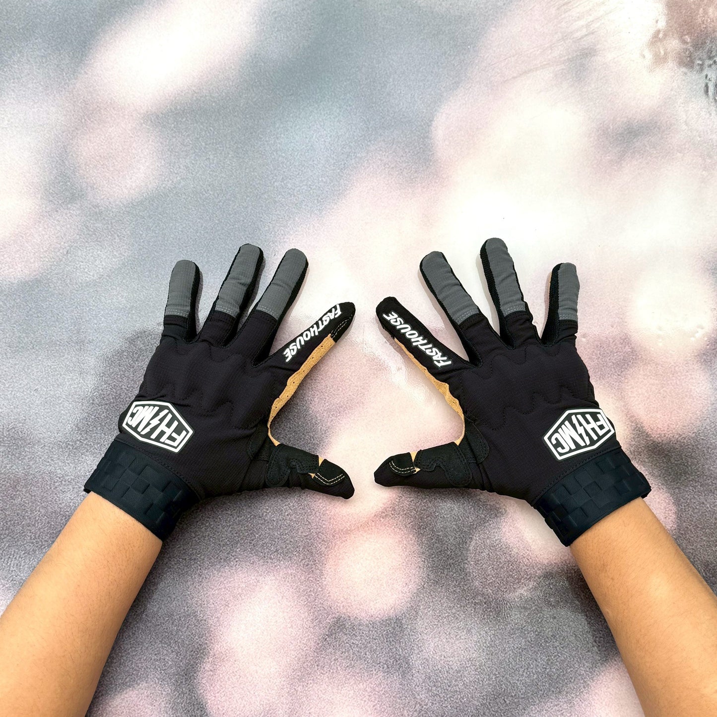 ถุงมือไบท์เกอร์ FASTHOUSE OFF ROAD BLASTER SHIELD GLOVE BLACK