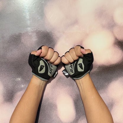 ถุงมือ UFO STANTON GLOVES BLACK AND GREY