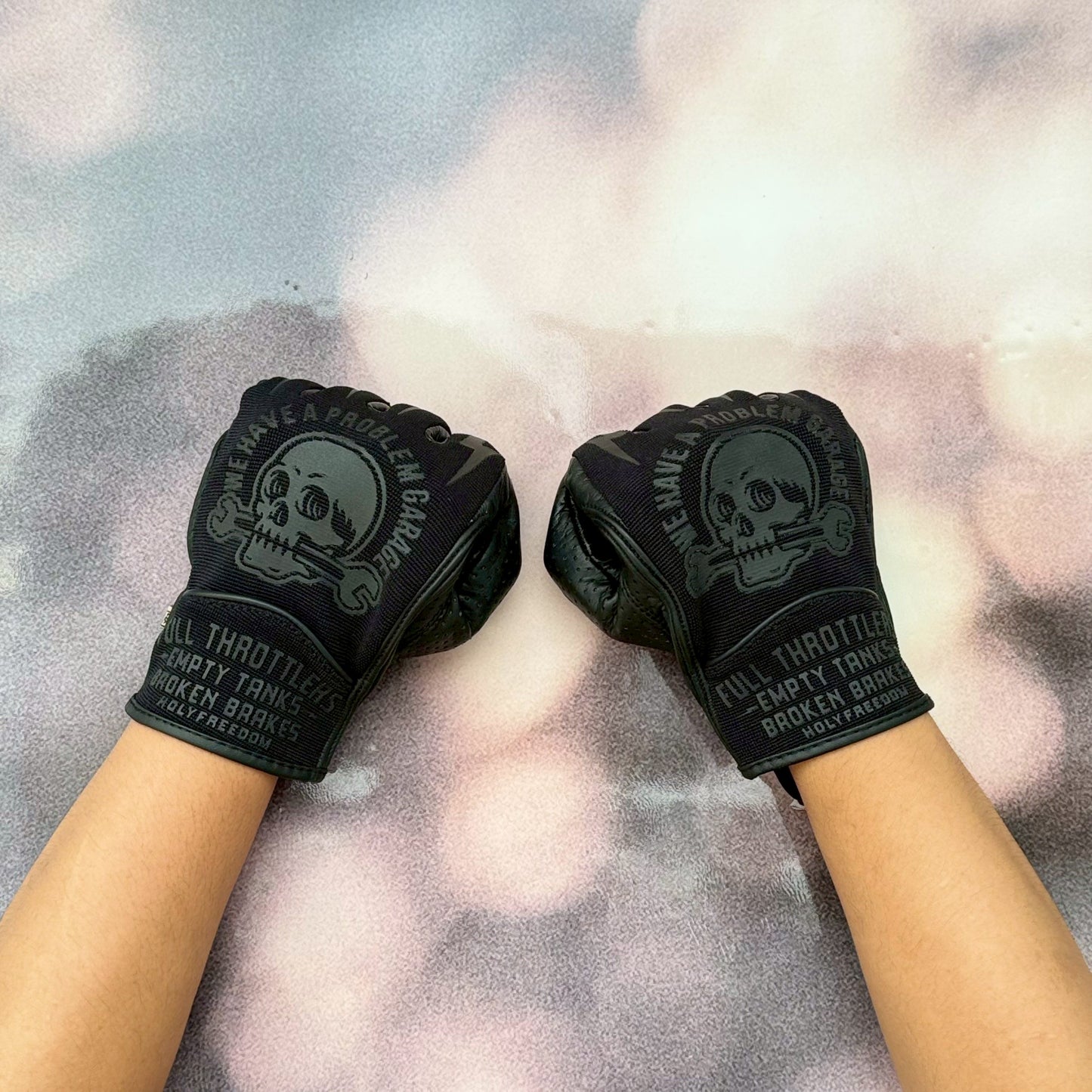 ถุงมือ HOLYFREEDOM MOTORCYCLE GLOVE - TOOLS BLACK